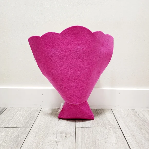 Peanuts Valentine's Day Plush Bouquet - Picture 2 of 2